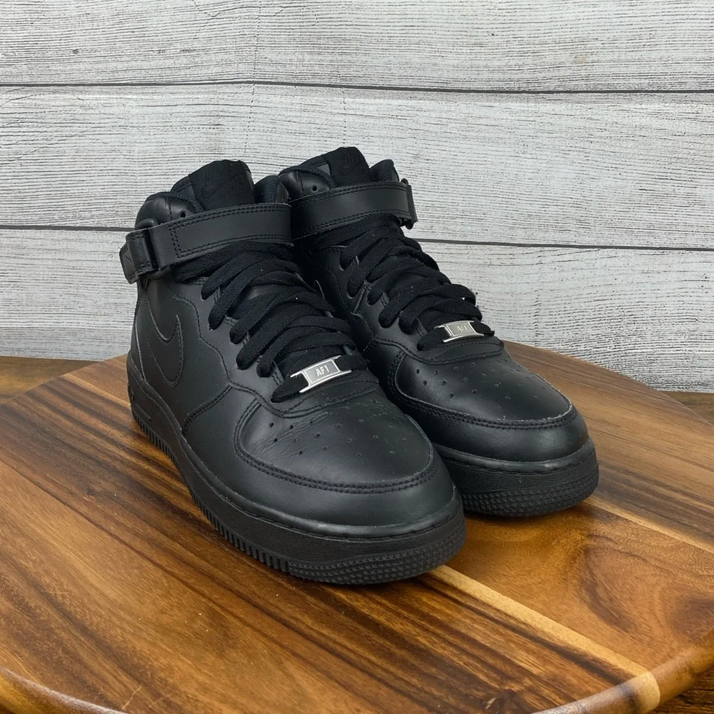 Nike Air Force 1 Mid Triple Black Shoe 314195-004 Men’s Size 7 / Womens Size 8.5